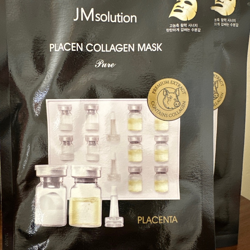 JMsolution Placen collagen mask.
